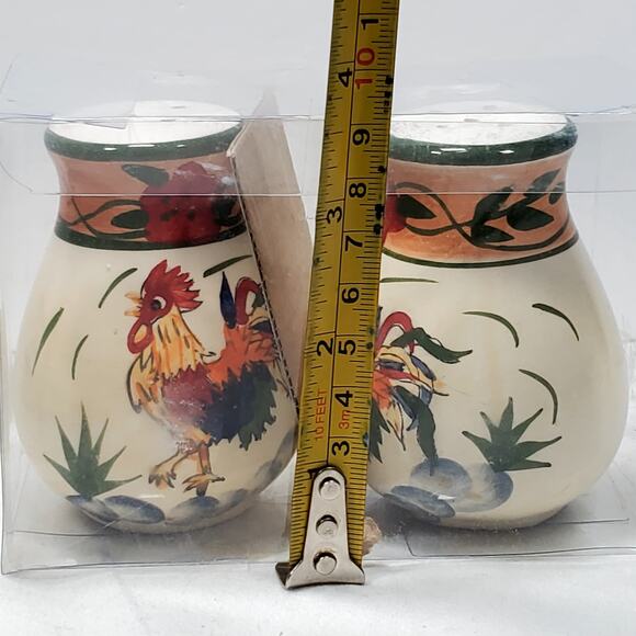 Rooster Salt and Pepper Shaker Set Farm Decor Farmcore Countrycore Animalcore - Picture 8 of 9